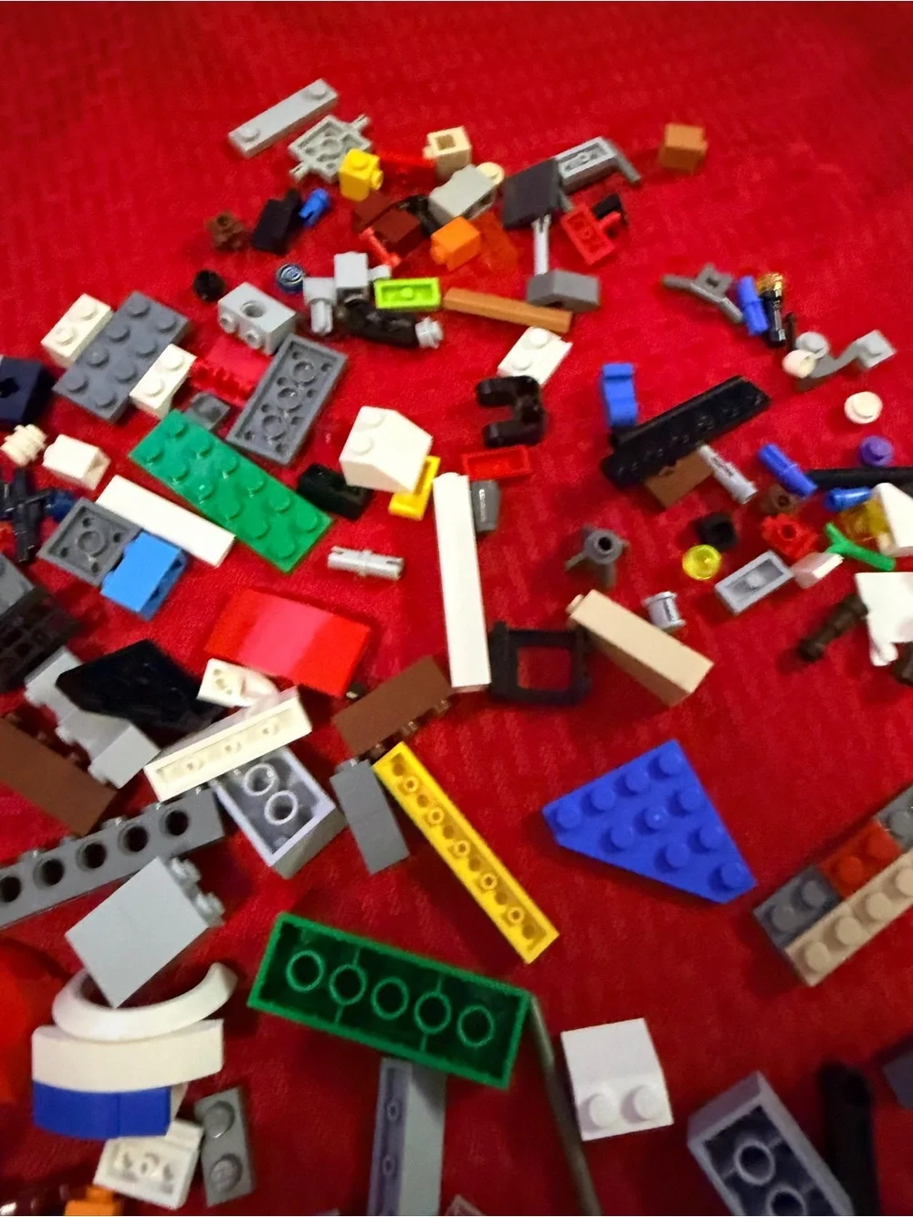 Lego mixed lot with recon Lego and small pieces w minifigures